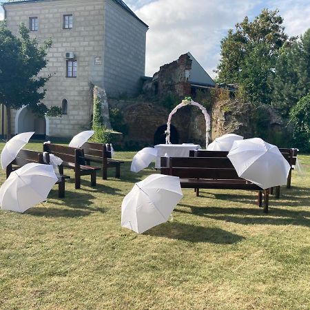 Penzion A Pivnice Varna Velká Bystřice Eksteriør billede